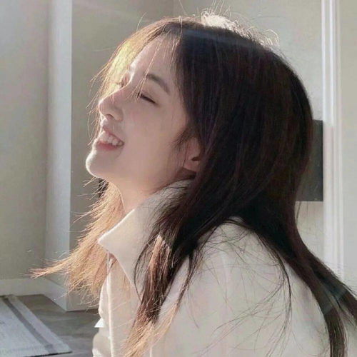 女生头像你随晚风,偶尔入梦来