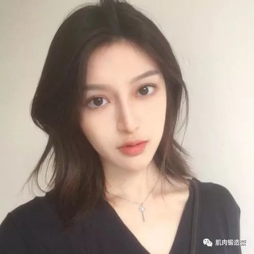 想开肩试试瑜伽体式,帮你打开肩膀,提高气质