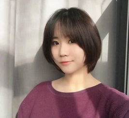 窦靖童与妹妹提前过万圣节,两人装扮和表情十分搞怪,感情超好