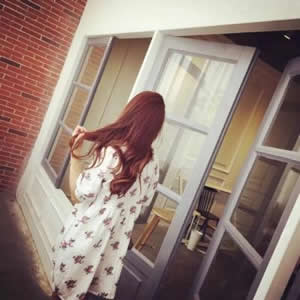 女生背影头像侧脸高冷