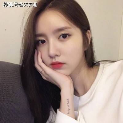 搞笑gif段子上课忘记带舞鞋了,我只能伪装一把赌赌运气了