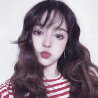 俏皮感十足长发女生头像,剪成短发立马做回可爱的少女