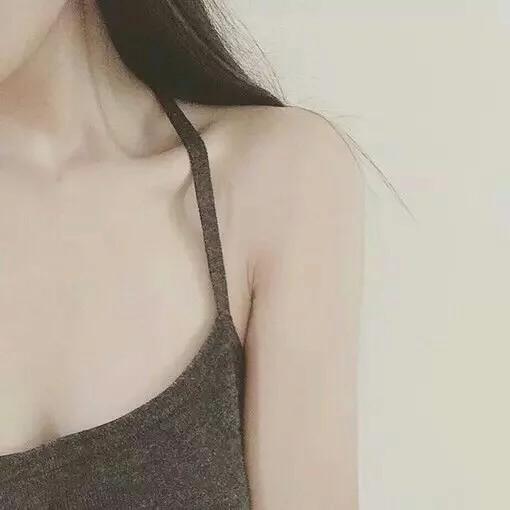 女生头像半身不露头黑色吊带