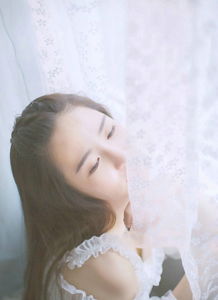 干净清纯女生慵懒清晨艺术写真2