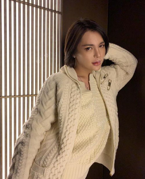 快手用什么头像好看女锁骨