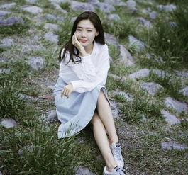 5个月前公开宣布离婚,今穿粉色抹胸轻纱裙,气质娇嫩仍似少女