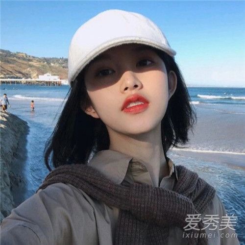 冬天戴什么颜色的帽子搭配凹脚好看
