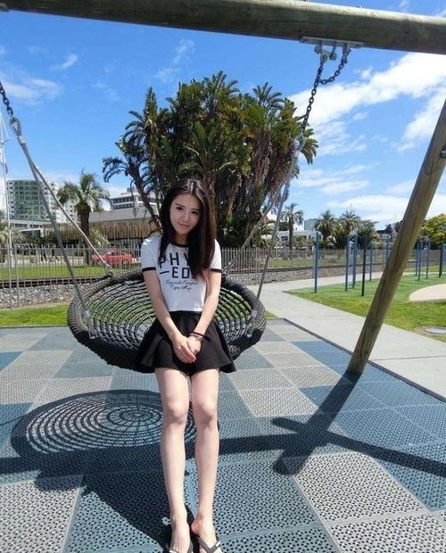 初中女生觉得很成熟的4种行为,实际非常幼稚,老师懒得说