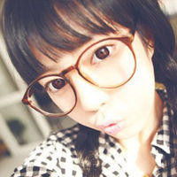 眼镜框女生头像
