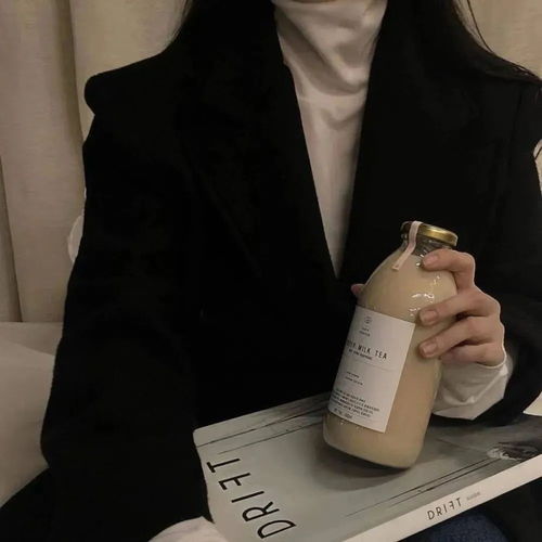 冷淡风女头词不达意就藏在心里
