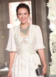 何猷君求婚奚梦瑶钻戒曝光深扒女明星们佩戴的天价珠宝