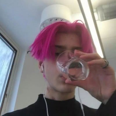 为什么男生都喜欢陪他打游戏的女生,单身的妹子学会了吗
