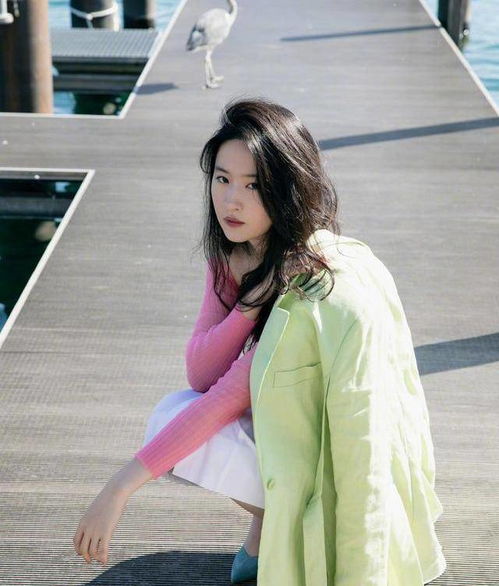 颜值高就是任性,刘亦菲只用十分钟快速化妆,户外写真美似仙女