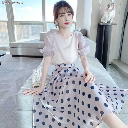 甜美俏皮有活力的夏日穿搭,简单大气有品位,适合20岁左右的女生