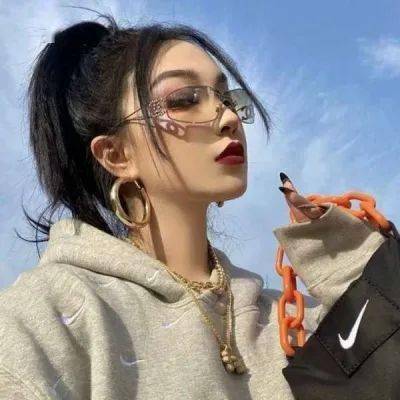 酷酷拽女生头像卡通袁姗姗