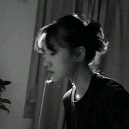 qq高冷孤独女生头像黑白图片不如现实一个耳光来的清醒