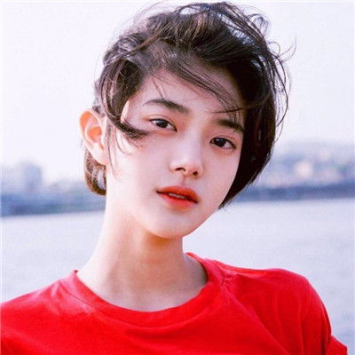 红色衣服的可爱女生头像高清女生红色衣服唯美侧脸头像