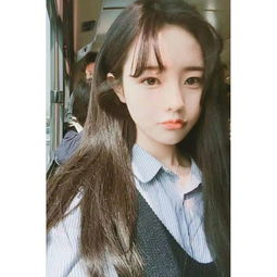 白框女生头像