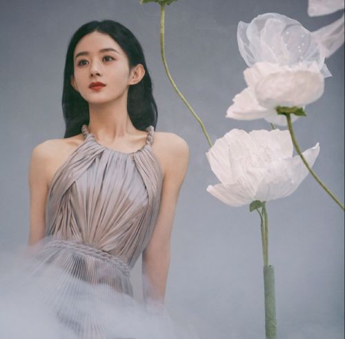 90后的周冬雨获金鸡奖,85花集体挨骂,被吐槽人均废柴