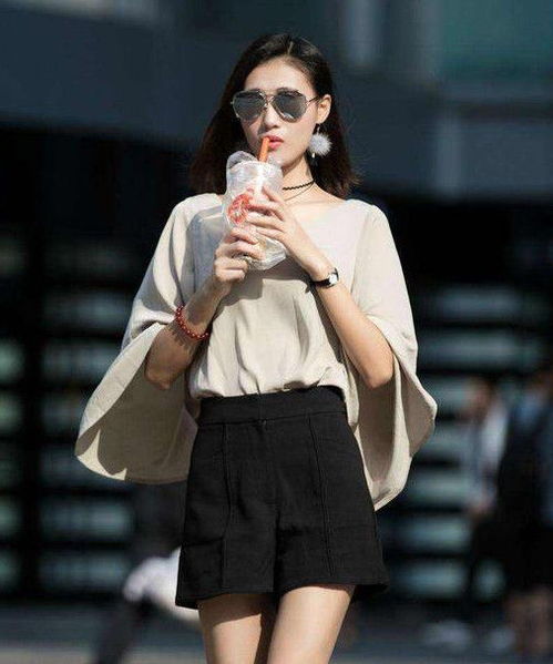街拍美女气质出众高贵冷艳,美女身材太完美,让人无法遗忘