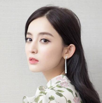 男人喜欢古力娜扎,女人喜欢迪丽热巴,这是为什么呢