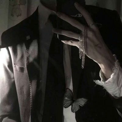 暗色系男生不露脸头像