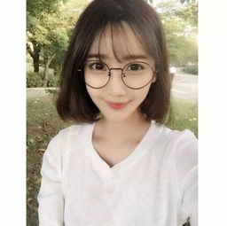 瓜子脸,额头大的女生适合剪刘海吗,适合的话,剪那种刘海呢
