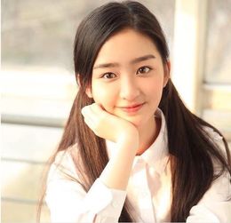 12岁气质清纯女练习生,被tf公司签约