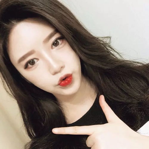 这张图的女生叫什么名字或者还有这女生不一样的图吗