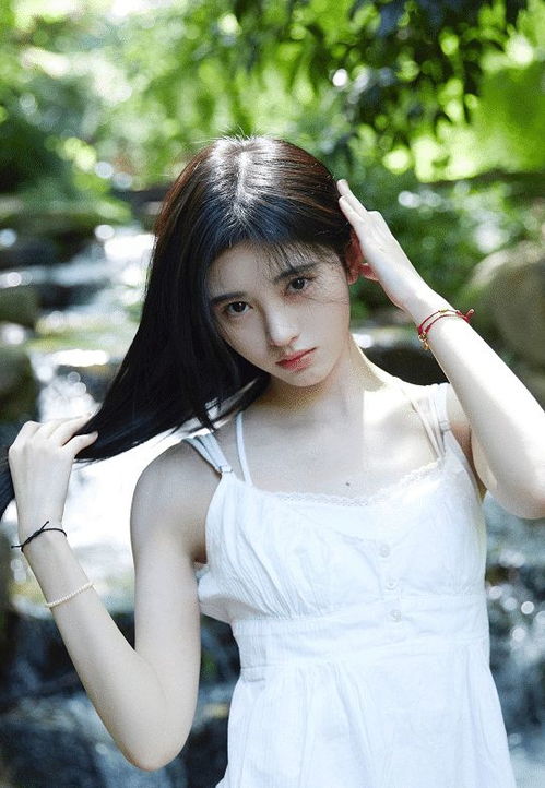 谭松韵放弃熟女风,新照少女感满满,真的太漂亮