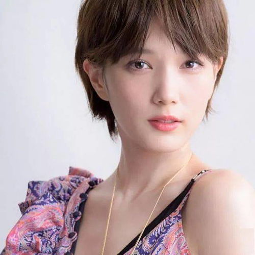 日本这位短发女星美得也太自然了吧清纯又性感,让人看一眼就沦陷