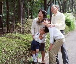 子女带薪护理老人网友充满铜臭味的尽孝方式
