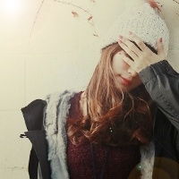 俏皮女生qq头像都说每一个女孩都是折翼的天使