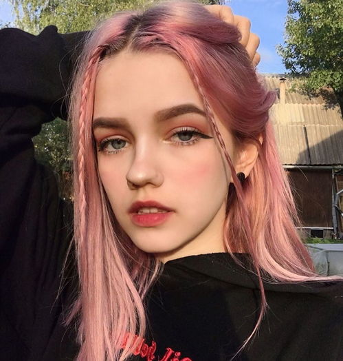 小众头像俄罗斯女孩ghostbaby