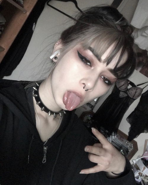 满目山河注定爱而不得潮流好看性感欧美女生头像