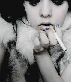 有没有女生抽烟头像越多越好谢谢了急急急急