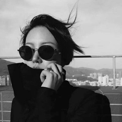好看的美女头像黑白气质,黑色依然很有气质