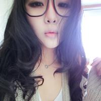 调皮妹子qq女生头像世界太黑暗我不敢面对