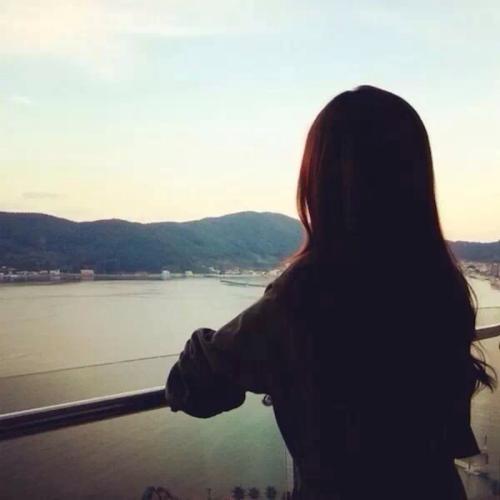 趣味测试下面哪个女孩的正脸好看,测最近会不会有好运气