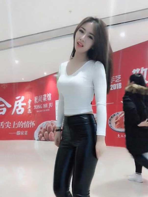 成熟女人丰满迷人,喜欢的人久伴不弃,对曾经不无后悔