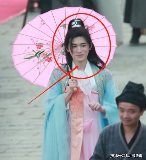 杨紫重现香蜜锦觅造型,黄子韬女装太扎眼,搞笑气质太上头