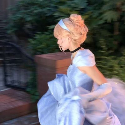 头像真人女ins风高级质感森林舞会