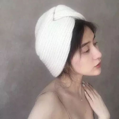 女生头像小时候哭,是觉得自己太委屈长大了哭,是对自己太失望