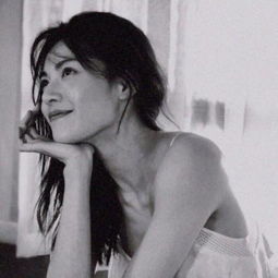 最新独一无二的黑白女生头像高冷范何必伤了自己成全别人