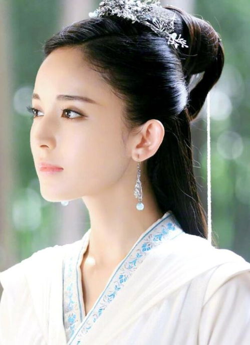 杨紫赵丽颖梁洁刘亦菲杨幂关晓彤热巴,女星穿古装谁仙气飘飘