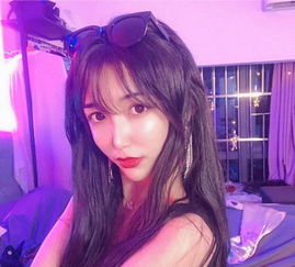 男寝惊现女装大佬,黑丝美腿水蛇腰太诱惑,侧脸让人窒息