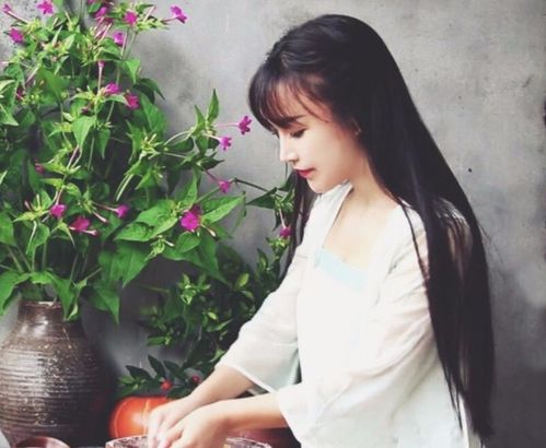被央视翻牌,在海外爆红的李子柒养女孩,就该给她这3样东西