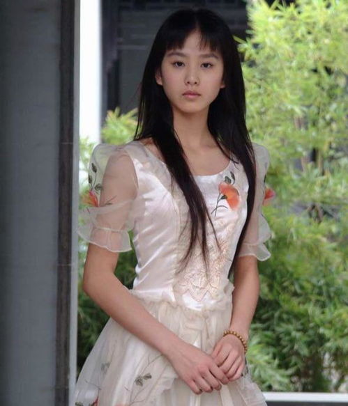四大85后女明星,刘诗诗唐嫣婚姻幸福,她俩却是婚后生子离婚