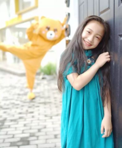 天台小美女么么哒20多位导演明星喜欢她还要上春晚