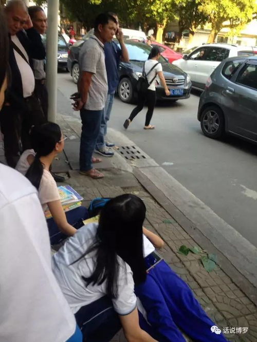 博罗小学生被面包车撞倒,两名女生果断上前施援手